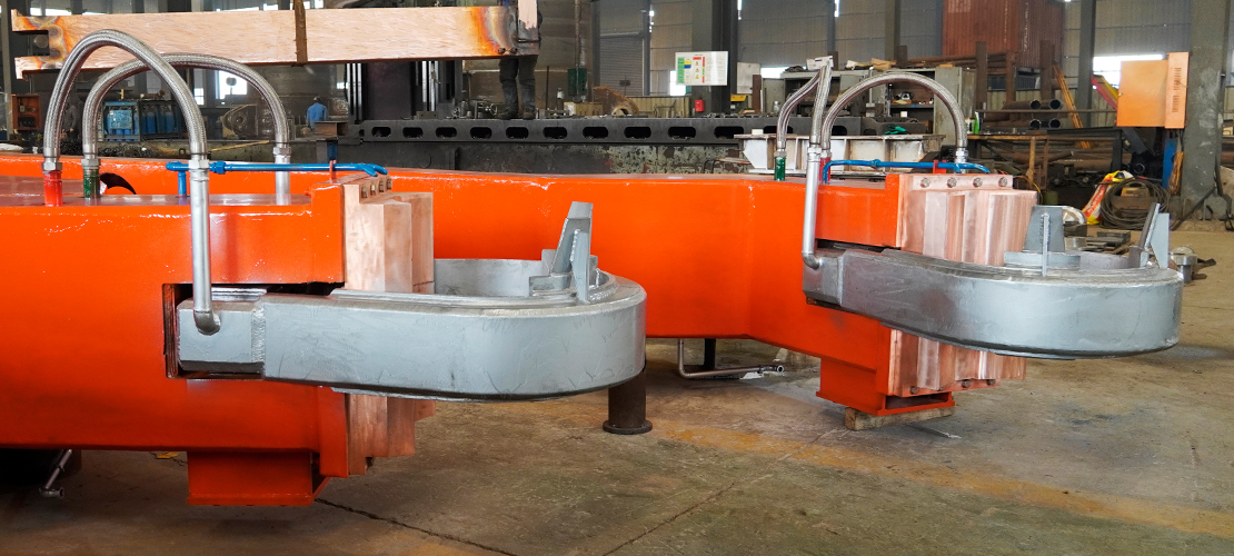 电弧炉电极夹持器的特点和作用 电弧炉电极夹持器的特点和作用