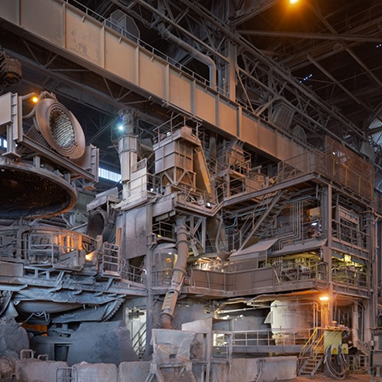 硅铁生产电弧炉的特点和原理